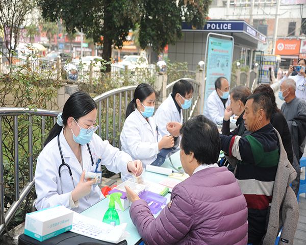 我为群众办实事|市人民医院开展“世界卒中日”义诊活动 我为群众办实事|市人民医院开展“世界卒中日”义诊活动