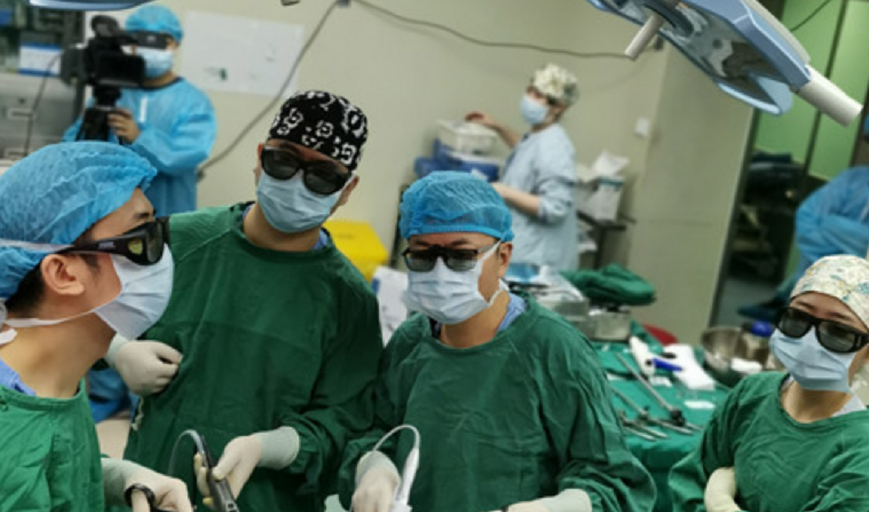 宜城市人民医院完成首例腹腔镜下左半肝切除术